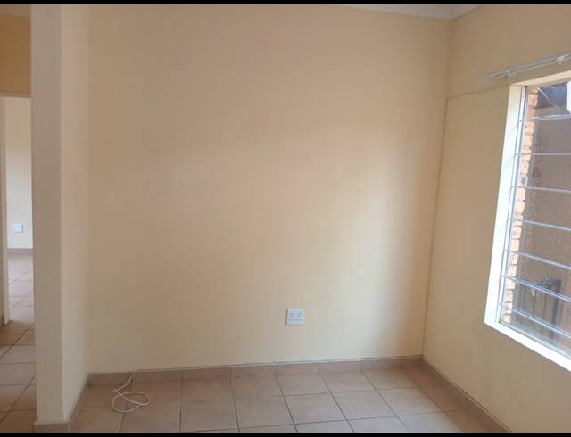 2 BEDROOM SECTIONAL TITLE FOR SALE IN GREENHILLS